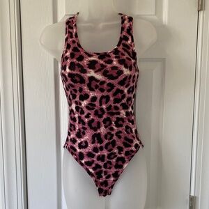 Zenana Pink Leopard Print Bodysuit. Size Small.